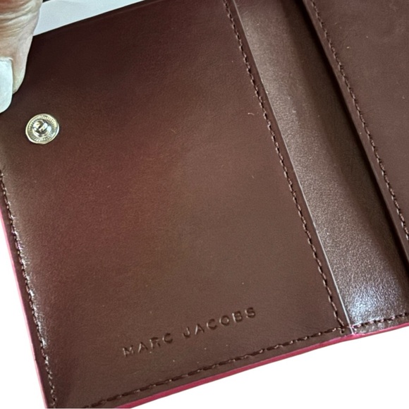 MARC JACOBS Bold Medium Flat Wallet in Hot Pink (NWT) - Picture 5 of 6